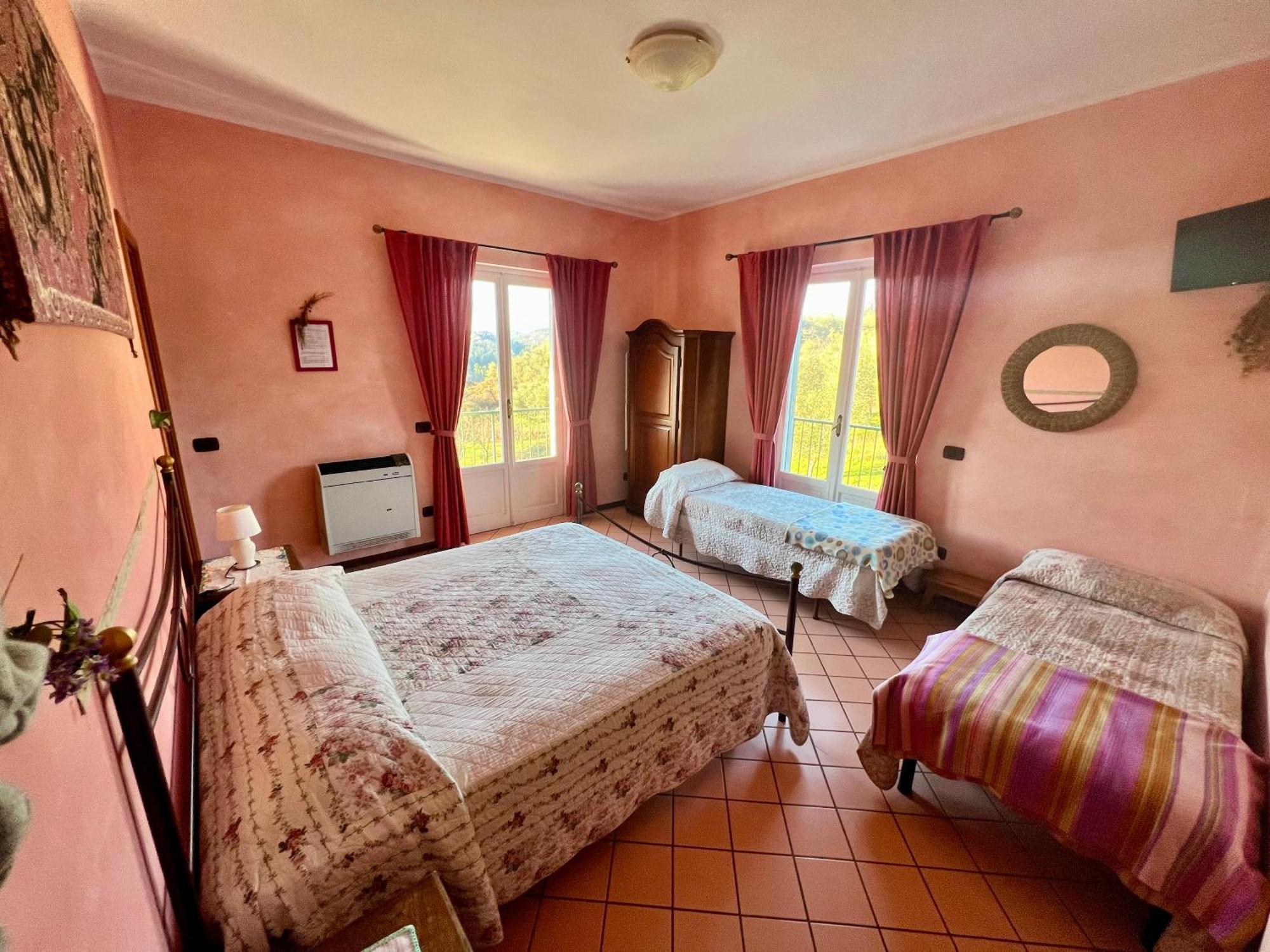 La Casa Rosa Hotel Borghetto di Vara Luaran gambar